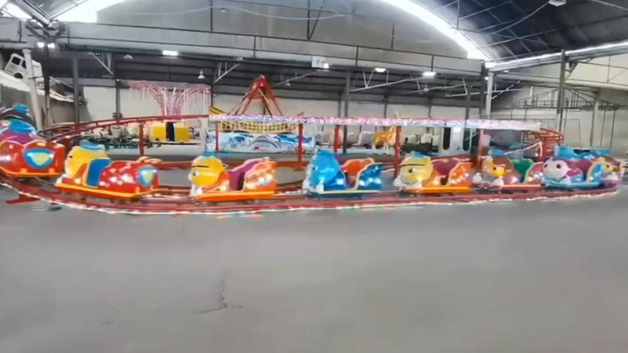 專業(yè)生產(chǎn)和銷售系列汽車配件、自卸車配件